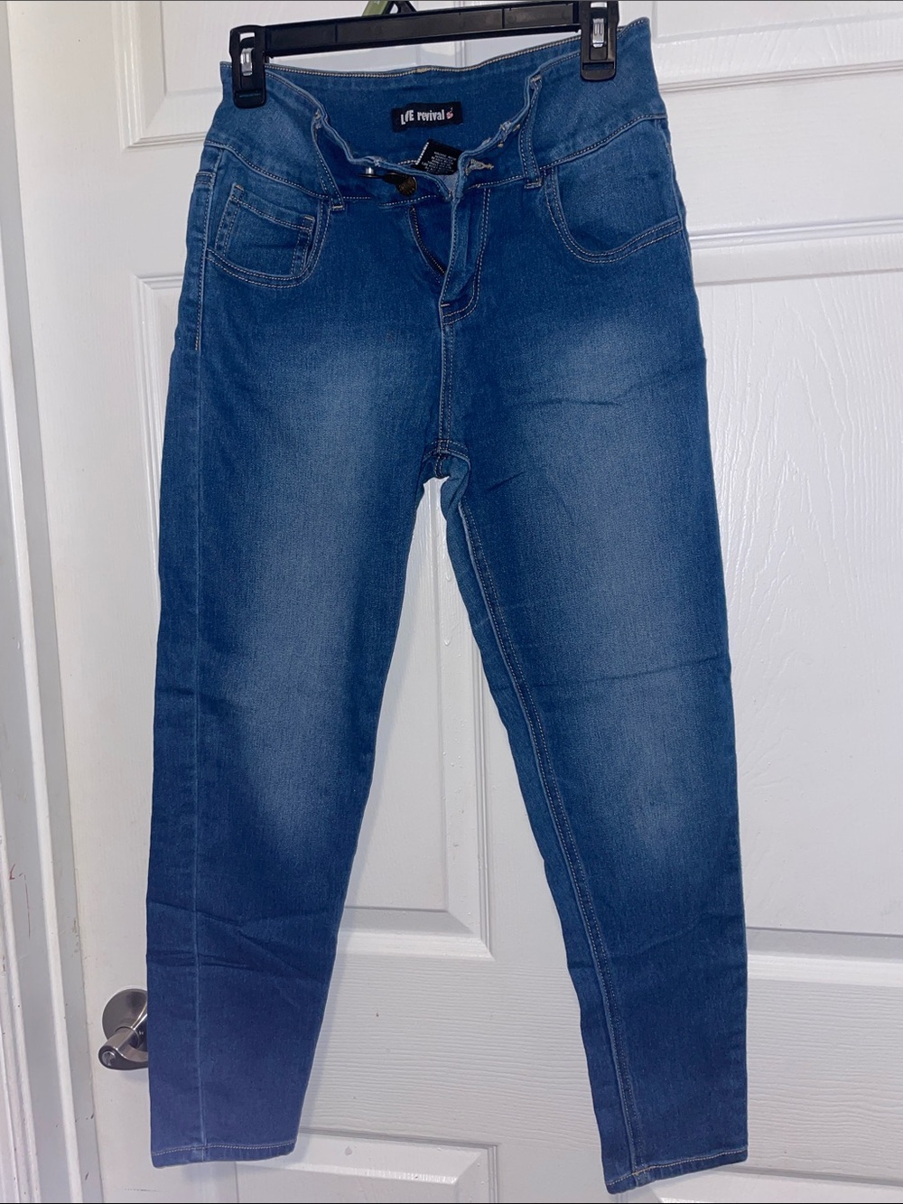 Levi-inspired Skinny Mid-Rise Blue Jeans